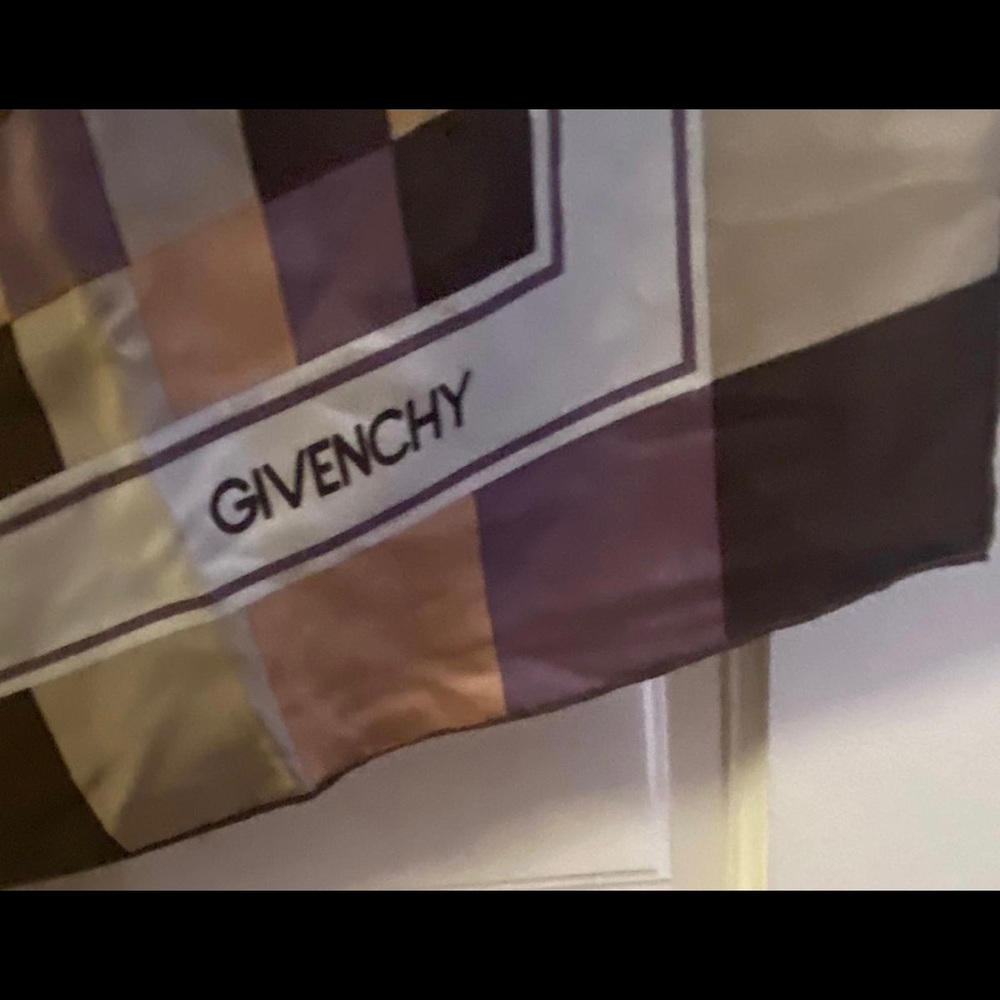 GIVENCHY PARIS Silk vintage scarf - Picture 5 of 7
